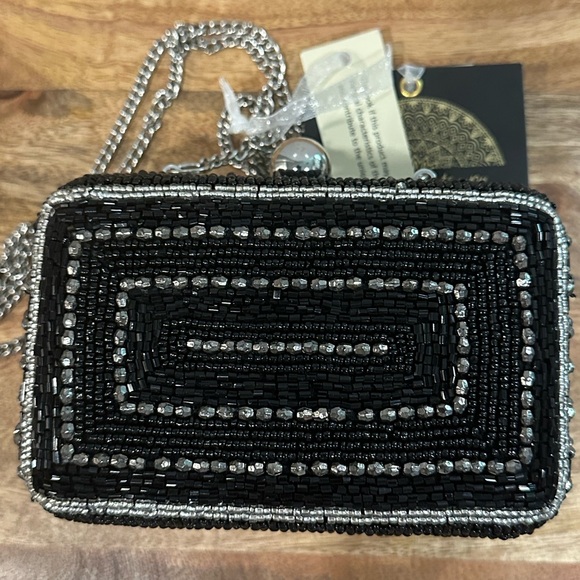 Black Beaded Camera Crossbody Bag - Picture 4 of 8